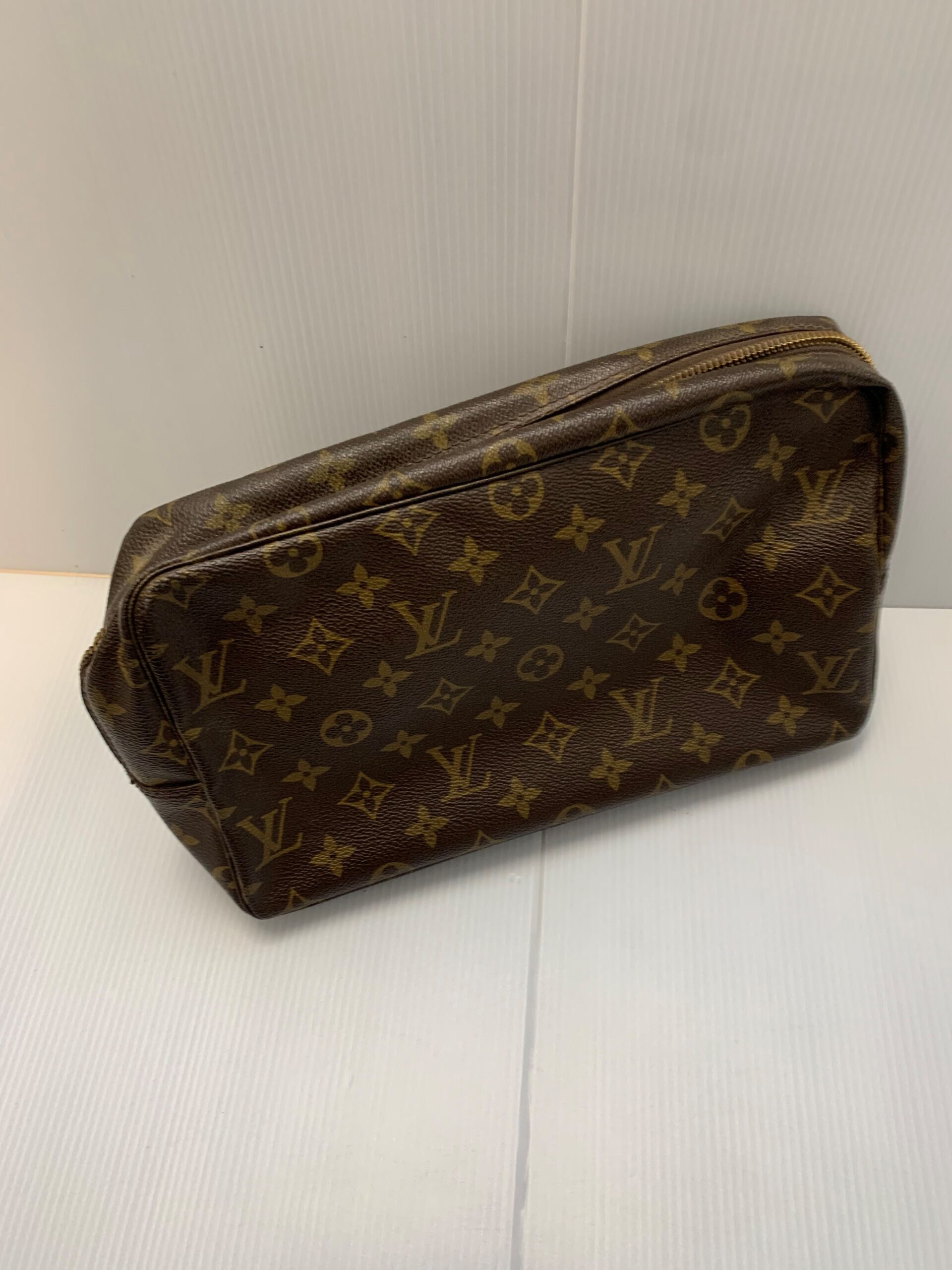 LV トゥールストワレット